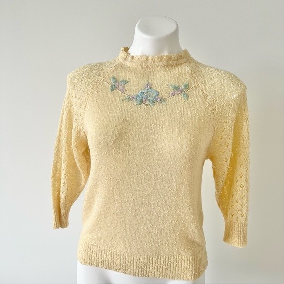 Vintage Yellow Sweater Embroidered M - Picture 1 of 8